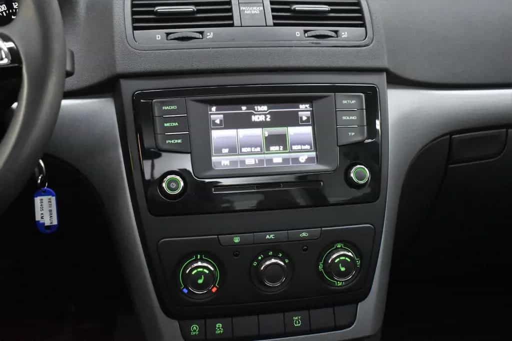 Skoda Yeti Active+AHK+SHZ+Tempomat+PDC+88.000KM 12/2015-photo-15