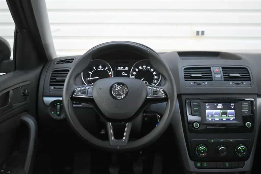 Skoda Yeti Active+AHK+SHZ+Tempomat+PDC+88.000KM 12/2015-photo-17