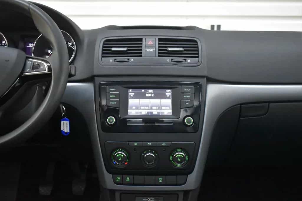 Skoda Yeti Active+AHK+SHZ+Tempomat+PDC+88.000KM 12/2015-photo-18