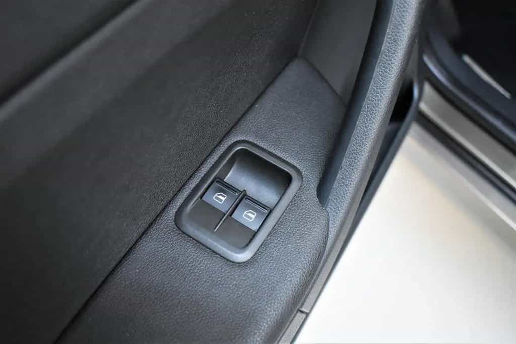 Skoda Yeti Active+AHK+SHZ+Tempomat+PDC+88.000KM 12/2015-photo-20