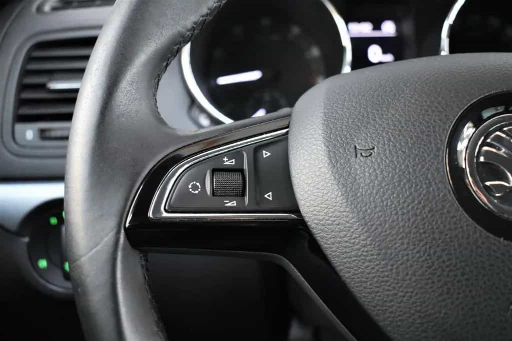 Skoda Yeti Active+AHK+SHZ+Tempomat+PDC+88.000KM 12/2015-photo-21