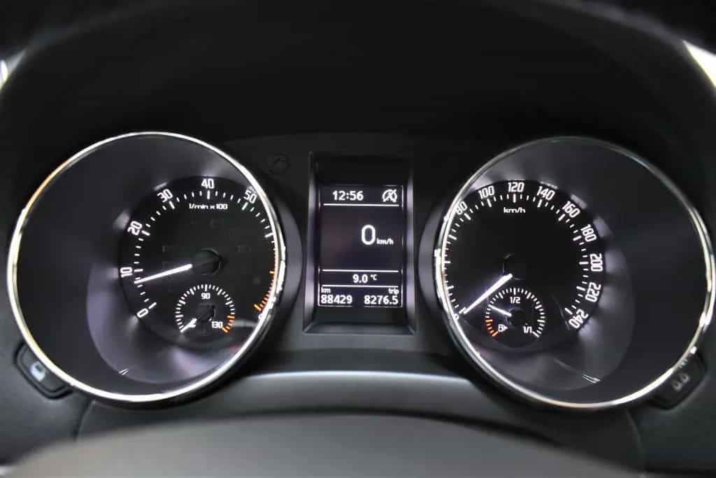 Skoda Yeti Active+AHK+SHZ+Tempomat+PDC+88.000KM 12/2015-photo-24