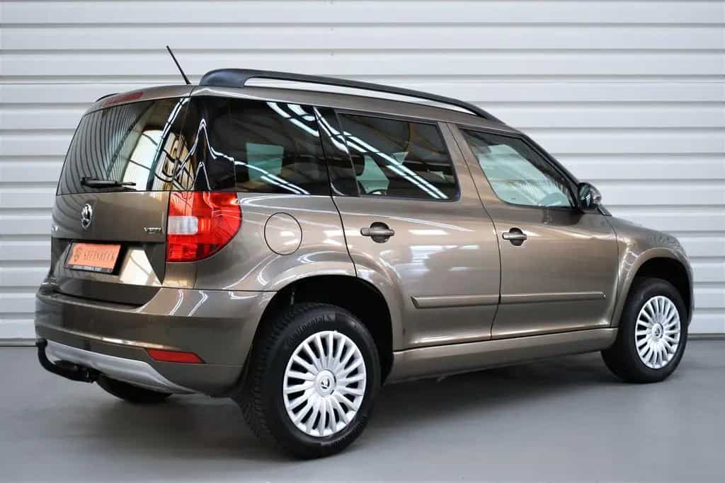 Skoda Yeti Active+AHK+SHZ+Tempomat+PDC+88.000KM 12/2015-photo-3