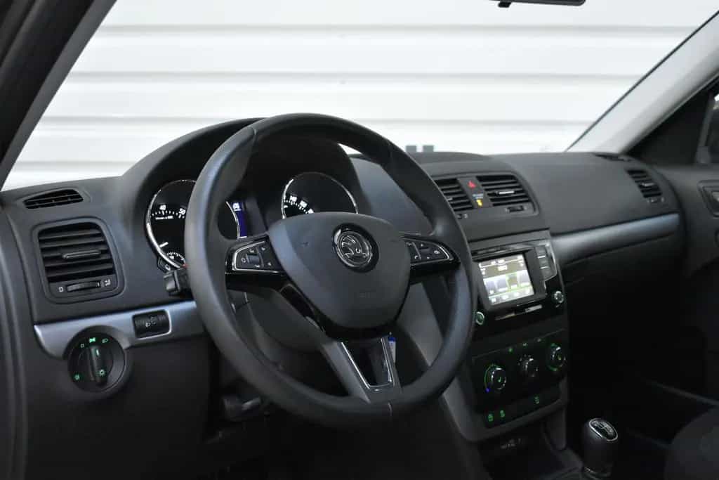 Skoda Yeti Active+AHK+SHZ+Tempomat+PDC+88.000KM 12/2015-photo-6