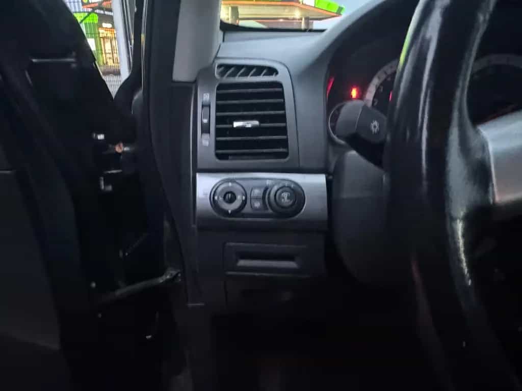 Chevrolet Captiva 3.2 LS 2WD TÜVNEU*Autom*Klima*7 Sitzer 09/2007-photo-11