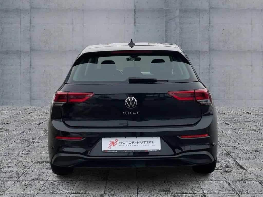 Volkswagen Golf VIII 1.5 TSI LIFE LED+NAV+SHZ+2xPDC+AHK+DAB 03/2020-photo-4