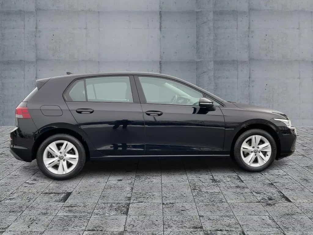Volkswagen Golf VIII 1.5 TSI LIFE LED+NAV+SHZ+2xPDC+AHK+DAB 03/2020-photo-6