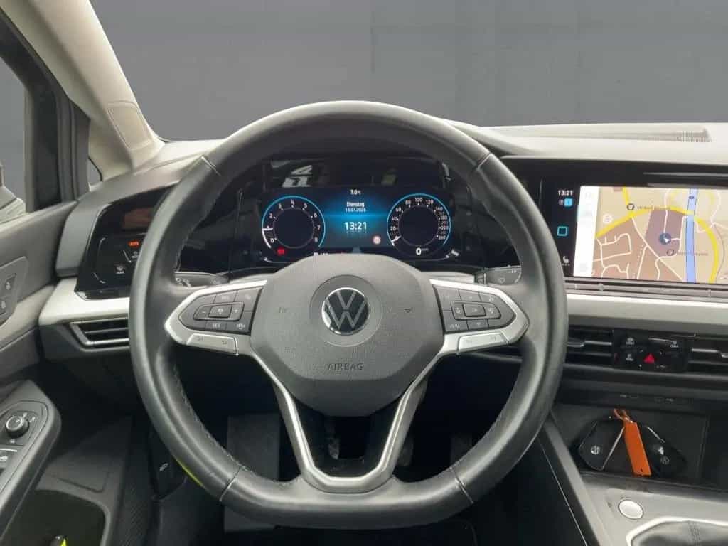 Volkswagen Golf VIII 1.5 TSI LIFE LED+NAV+SHZ+2xPDC+AHK+DAB 03/2020-photo-9