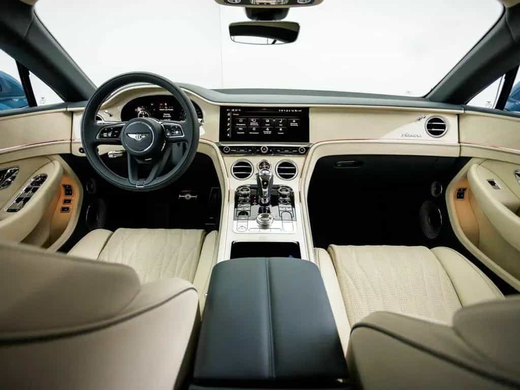 Bentley Continental GT Azure V8 Hybrid 12/2025-photo-17