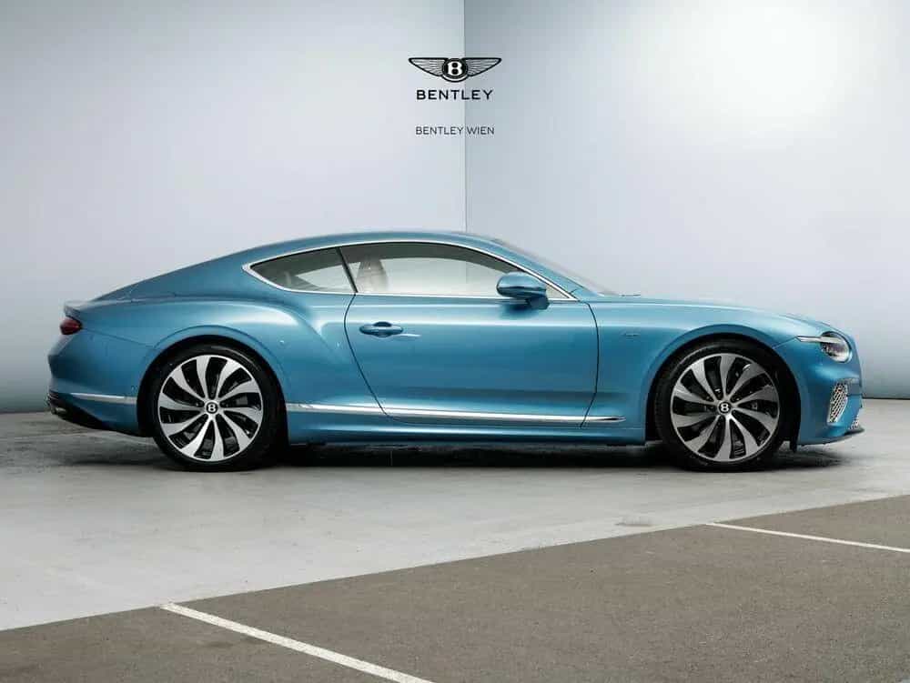 Bentley Continental GT Azure V8 Hybrid 12/2025-photo-2