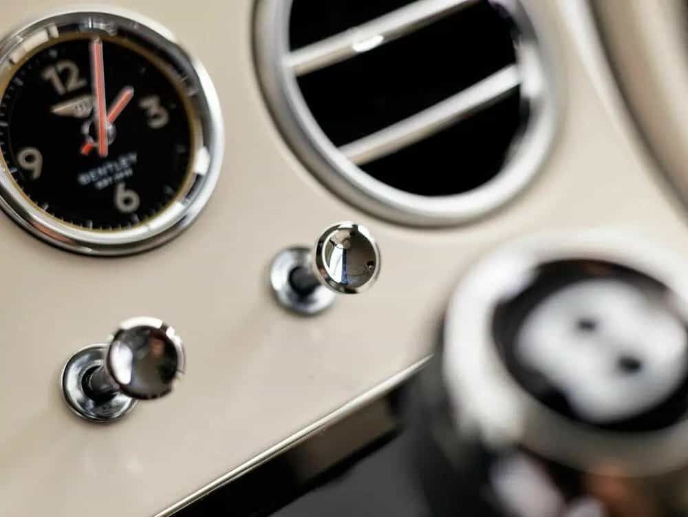 Bentley Continental GT Azure V8 Hybrid 12/2025-photo-25