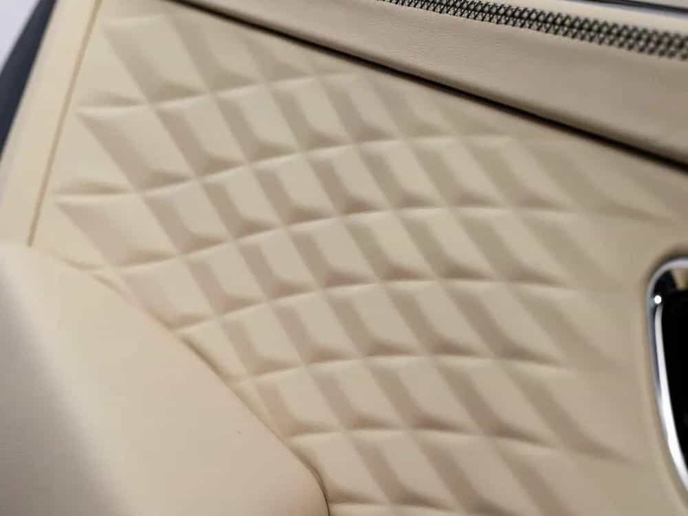 Bentley Continental GT Azure V8 Hybrid 12/2025-photo-28