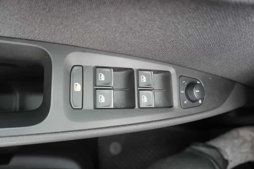 Seat Leon ST 1.5 TSI DSG Xcellence LED Navi Teilleder 07/2020-photo-13
