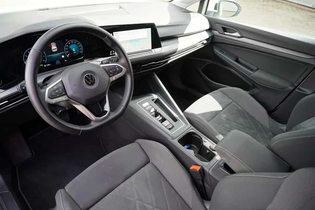 Volkswagen Golf VIII Style 1.5 eTSI DSG LED Navi ACC Kamera 02/2021-photo-7