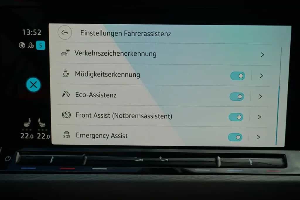 Volkswagen Golf VIII Style 1.5 eTSI DSG LED Navi ACC Kamera 02/2021-photo-24