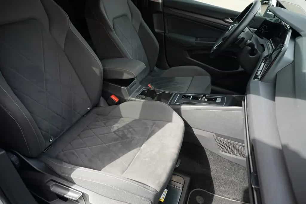 Volkswagen Golf VIII Style 1.5 eTSI DSG LED Navi ACC Kamera 02/2021-photo-32