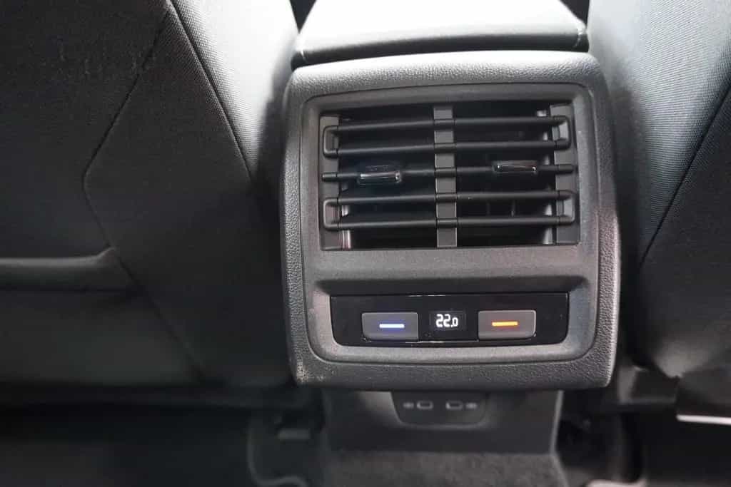 Volkswagen Golf VIII Style 1.5 eTSI DSG LED Navi ACC Kamera 02/2021-photo-34