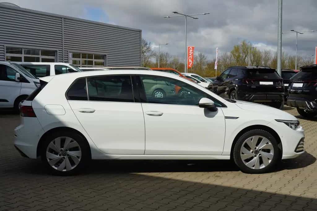 Volkswagen Golf VIII Style 1.5 eTSI DSG LED Navi ACC Kamera 02/2021-photo-1