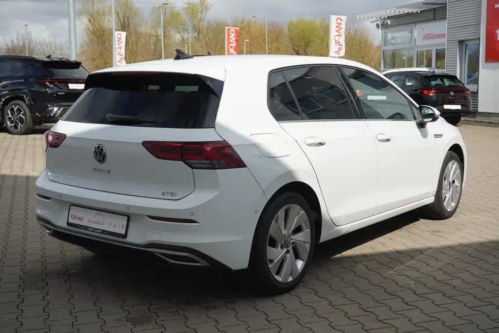Volkswagen Golf VIII Style 1.5 eTSI DSG LED Navi ACC Kamera 02/2021-photo-2