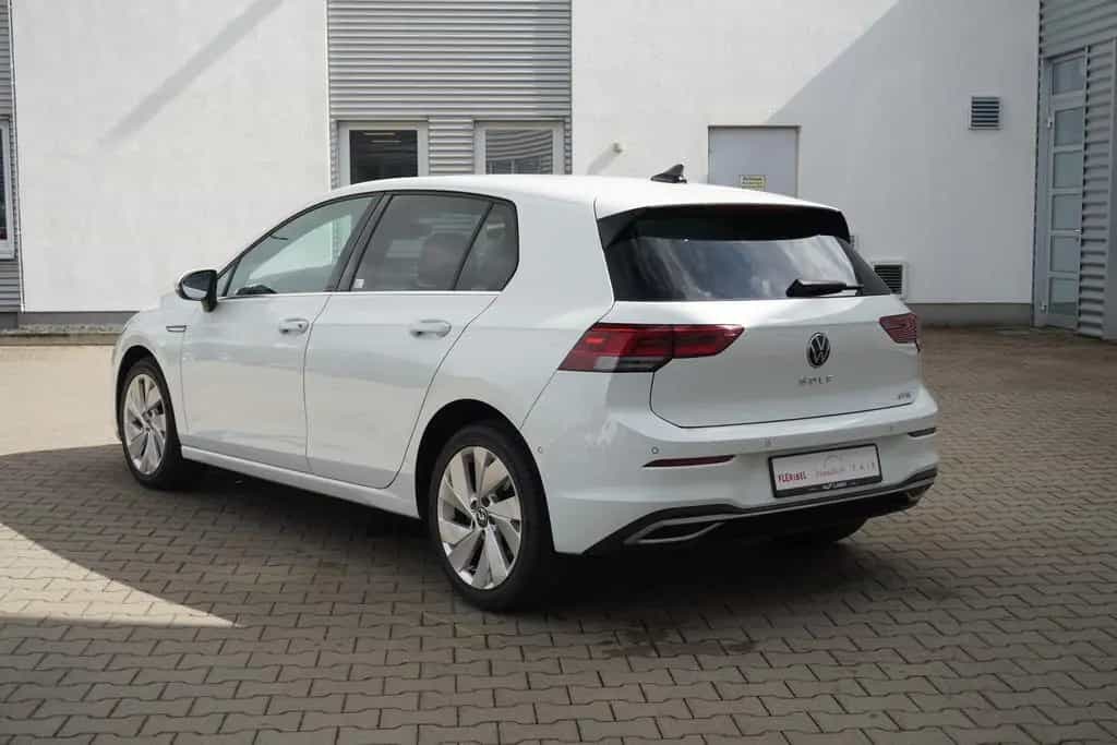 Volkswagen Golf VIII Style 1.5 eTSI DSG LED Navi ACC Kamera 02/2021-photo-4