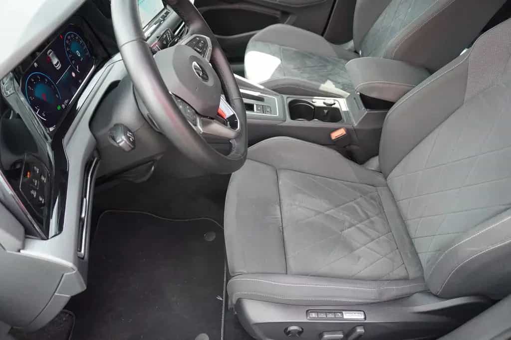 Volkswagen Golf VIII Style 1.5 eTSI DSG LED Navi ACC Kamera 02/2021-photo-6