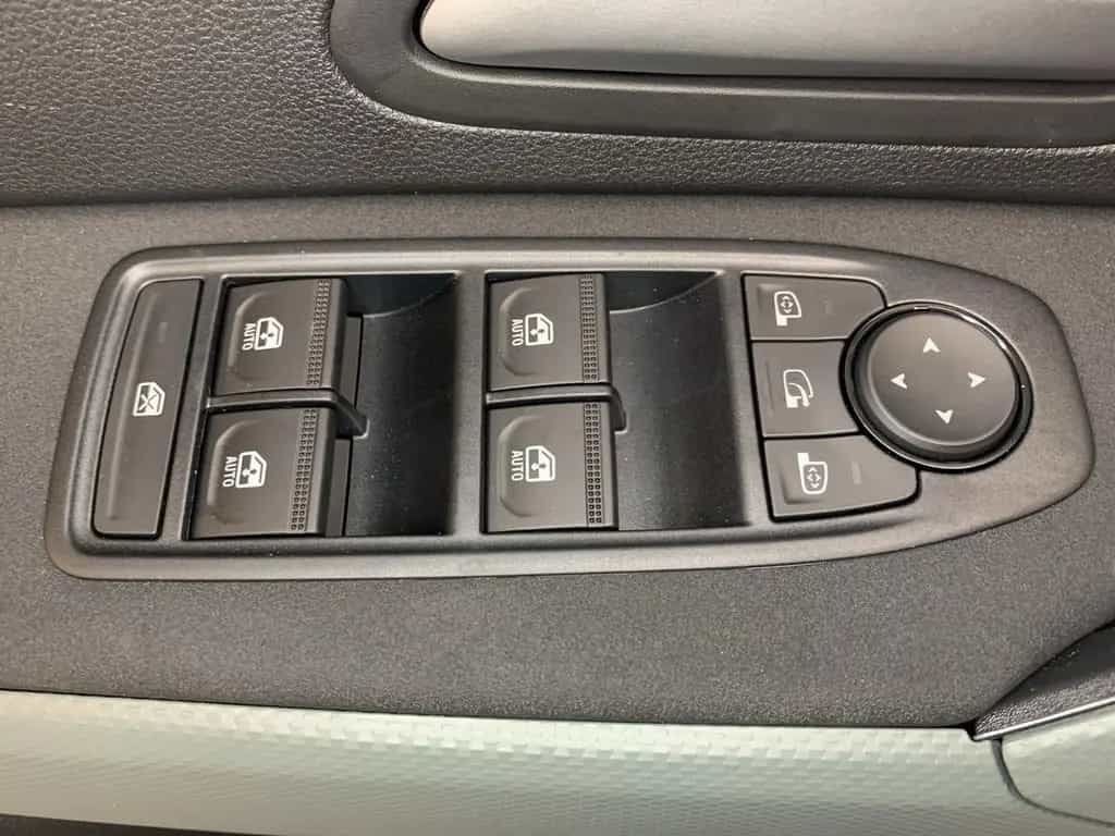 Dacia Duster EXTREME TCe 140 SHZ+NAVI+LED+KLIMA+LED 04/2026-photo-19