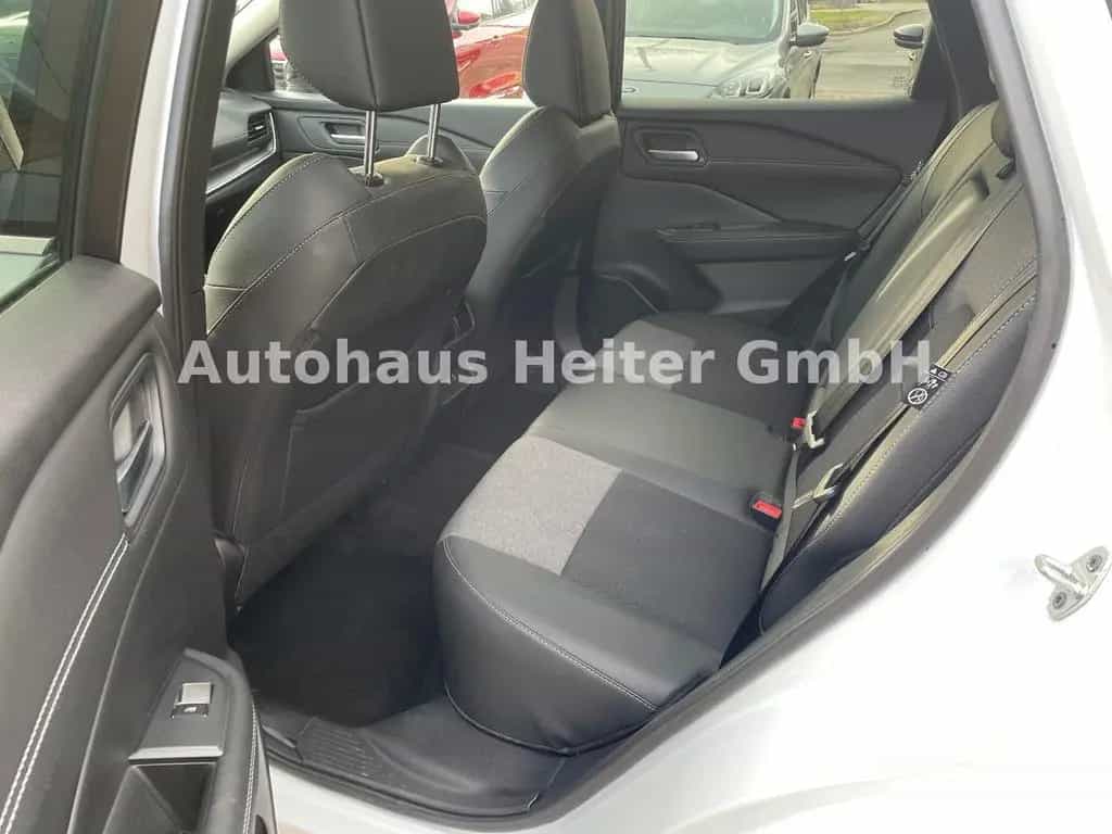 Nissan Qashqai 1.3 MHEV N-Connecta / 360°+HUD 06/2025-photo-13