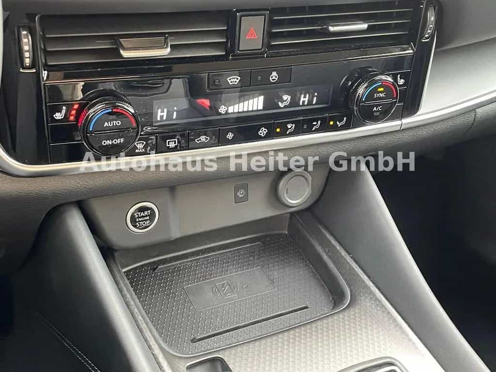Nissan Qashqai 1.3 MHEV N-Connecta / 360°+HUD 06/2025-photo-27