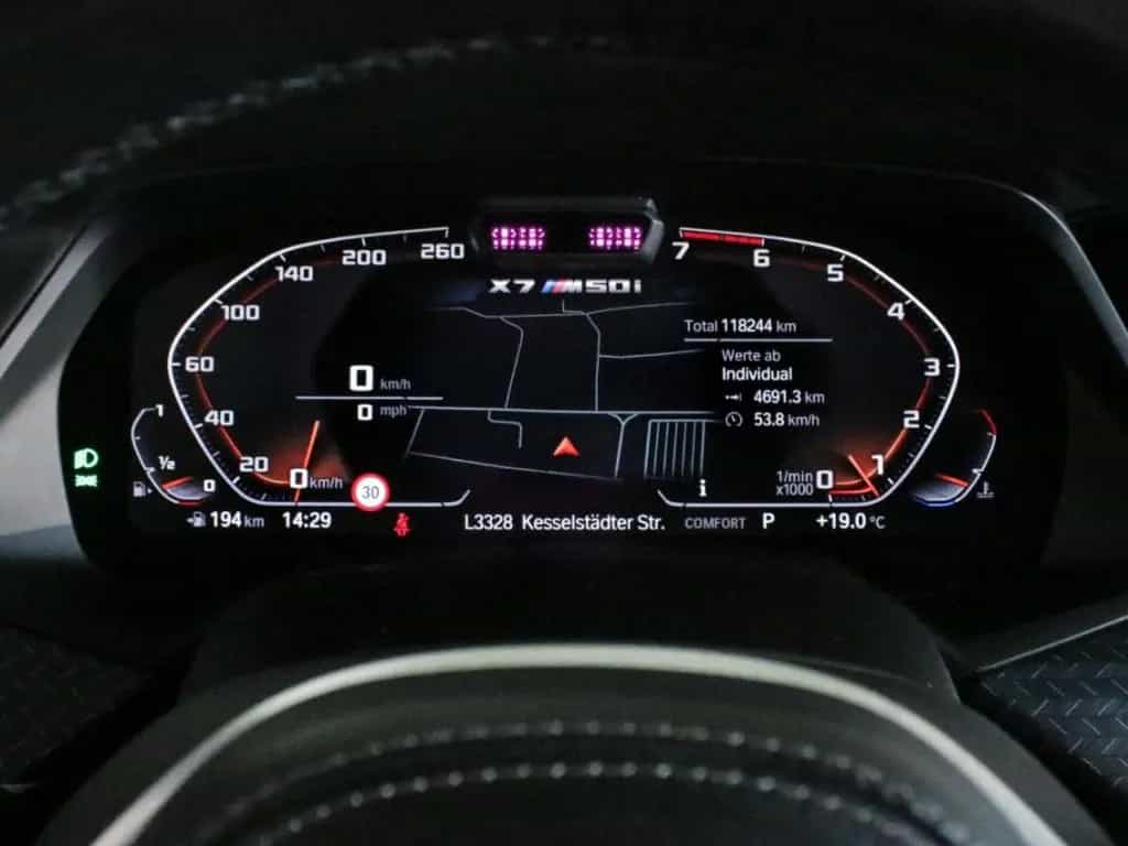 BMW X7 M50 i Aktivlenkung Pano StandHZG HUD Laser 07/2020-photo-14