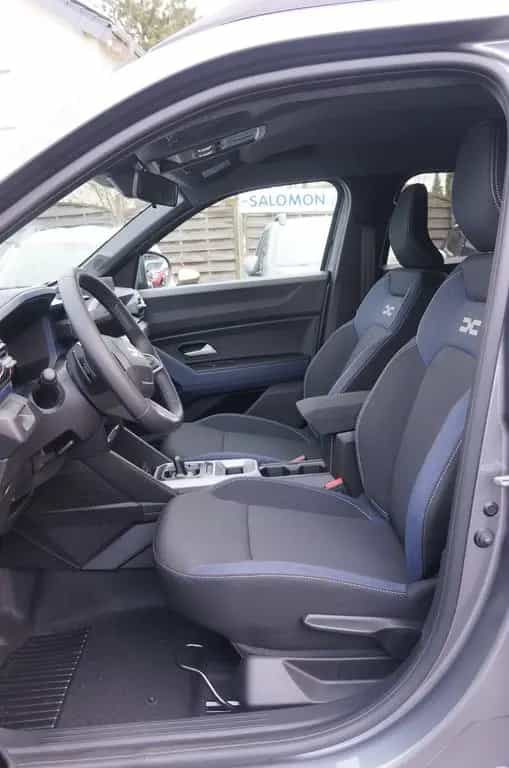 Dacia Duster III TCe150*AUTOM*Journey+ NAVI+4 CAM+Totw 02/2026-photo-29