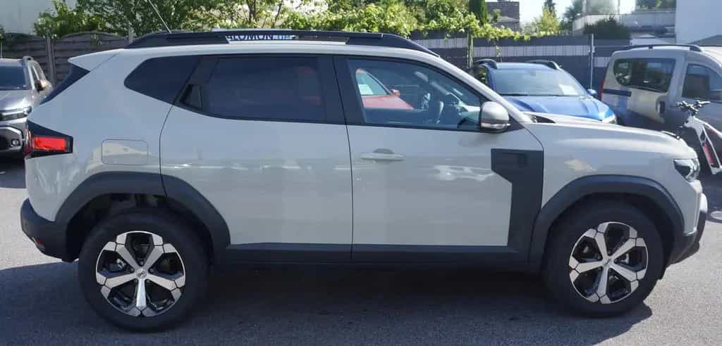 Dacia Duster III TCe150AUTOM*Journey+ NAVI+4 CAM+18Zol 01/2026-photo-8