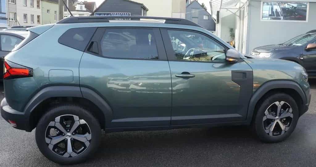 Dacia Duster III TCe150AUTOM*Journey+ NAVI+4 CAM+18Zol 01/2026-photo-3