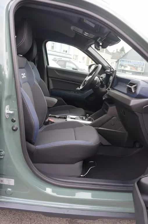 Dacia Duster III TCe150AUTOM*Journey+ NAVI+abn. AHK 01/2026-photo-28