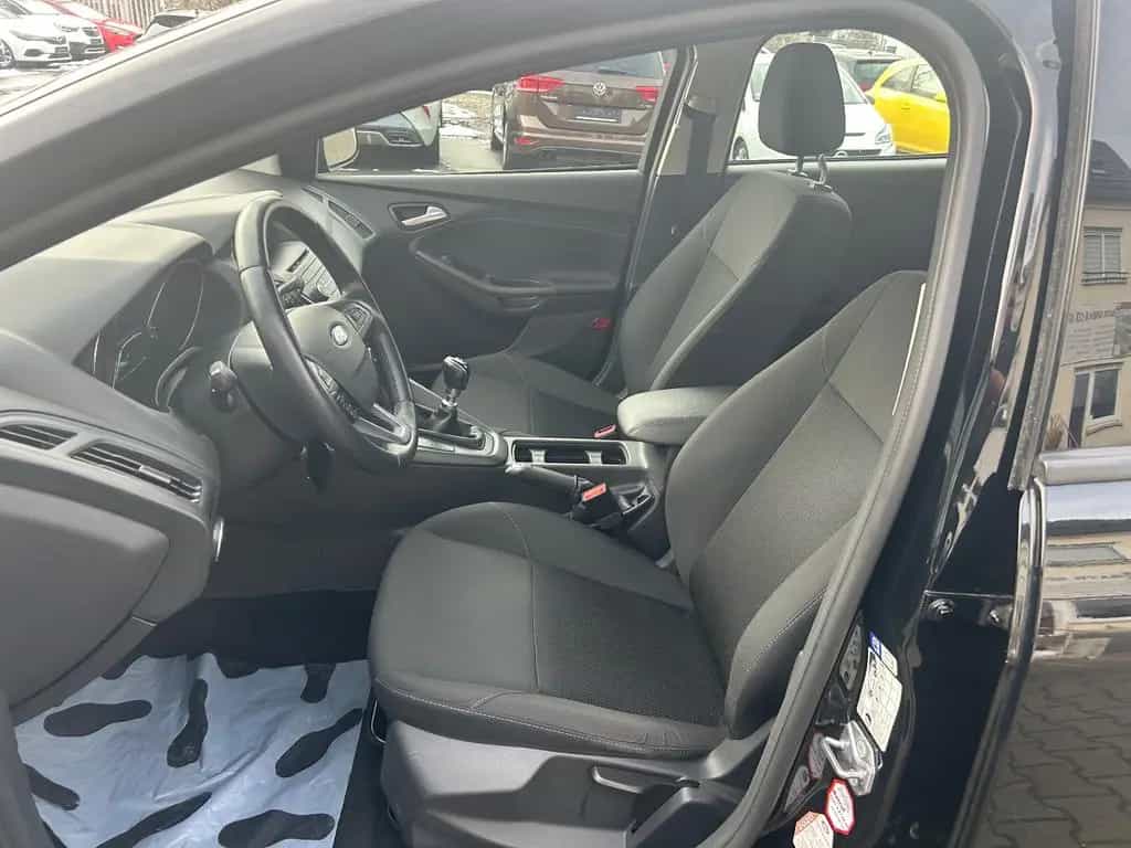 Ford Focus Turnier Business 08/2016-photo-13