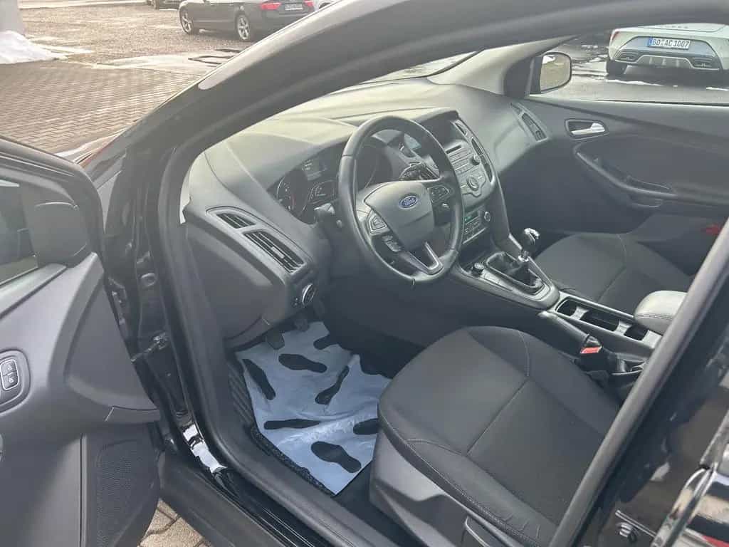 Ford Focus Turnier Business 08/2016-photo-14