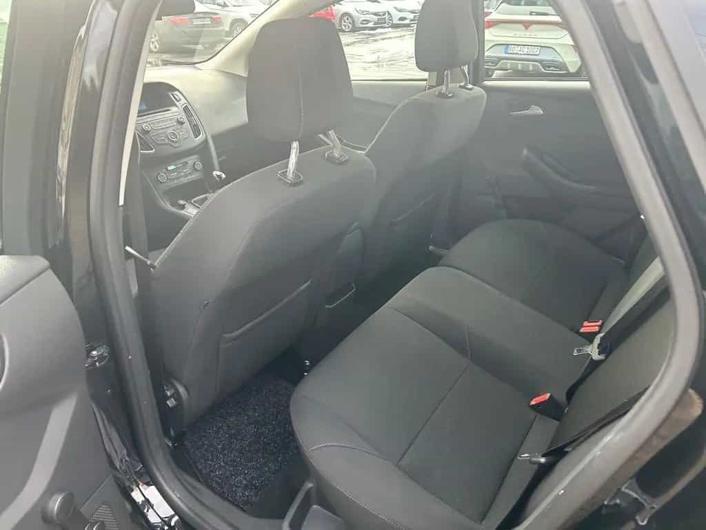 Ford Focus Turnier Business 08/2016-photo-17