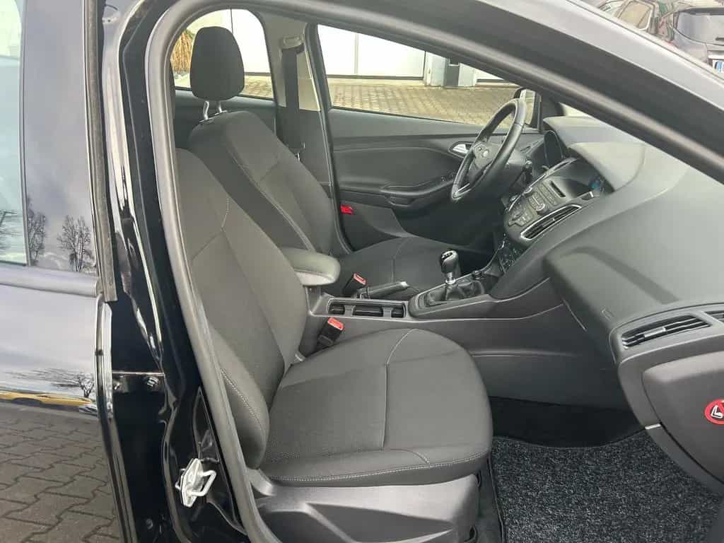 Ford Focus Turnier Business 08/2016-photo-23