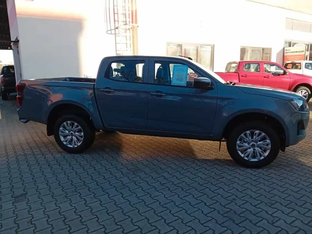 Isuzu D-Max DoubleCab LS sofort bis 18% Nachlass ! null-photo-2