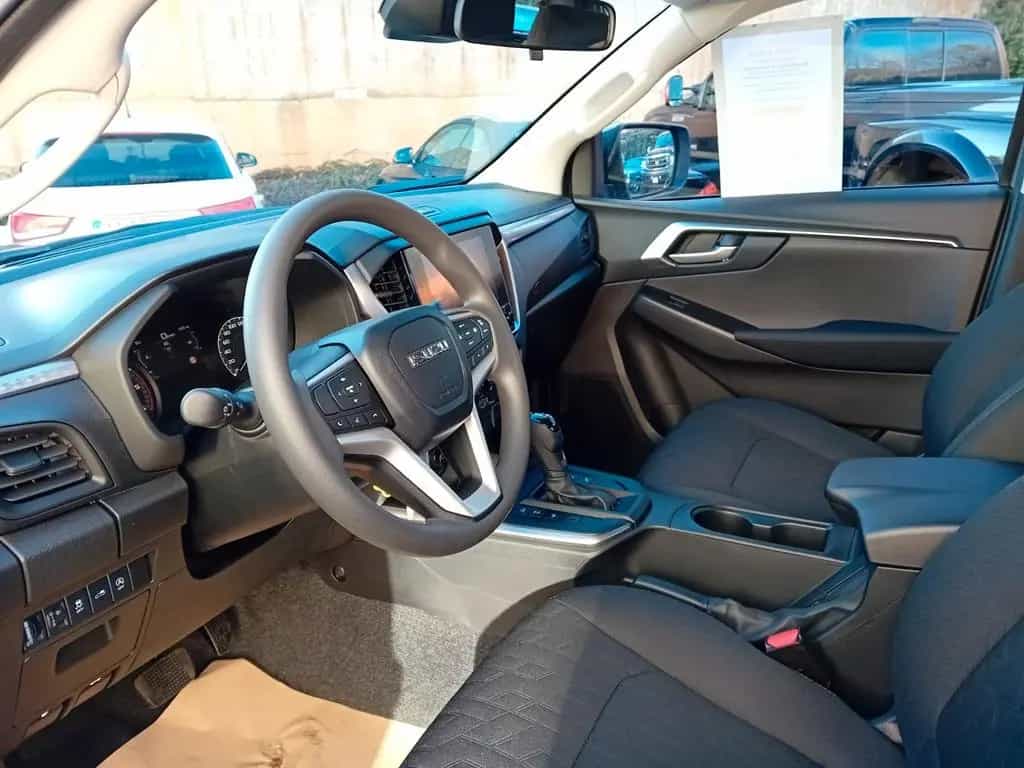 Isuzu D-Max DoubleCab LS sofort bis 18% Nachlass ! null-photo-4