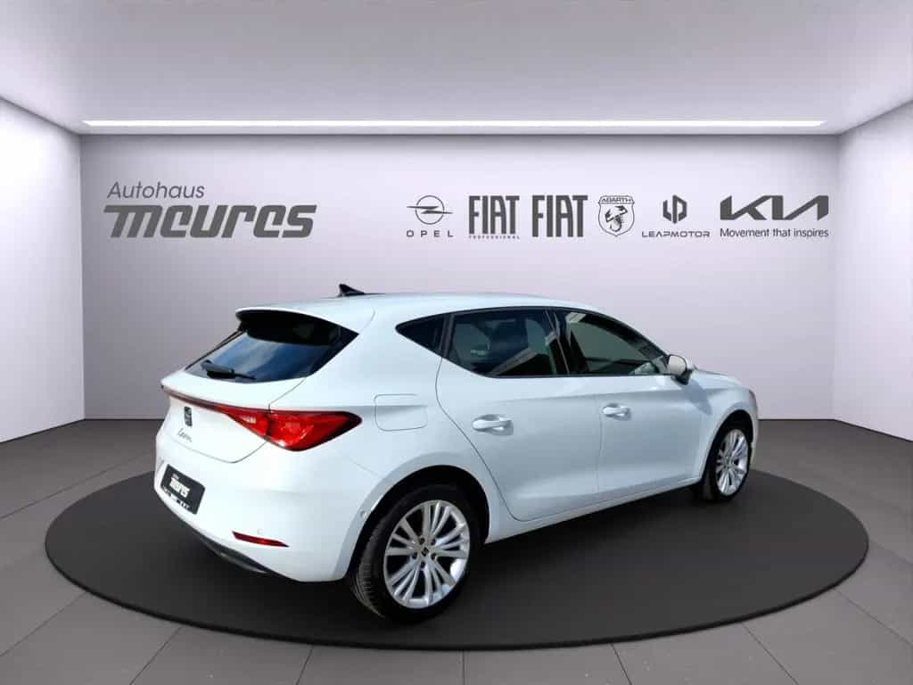 Seat Leon 1.5 Style DSG eTSI Apple CarPlay Klimaautom 04/2024-photo-3