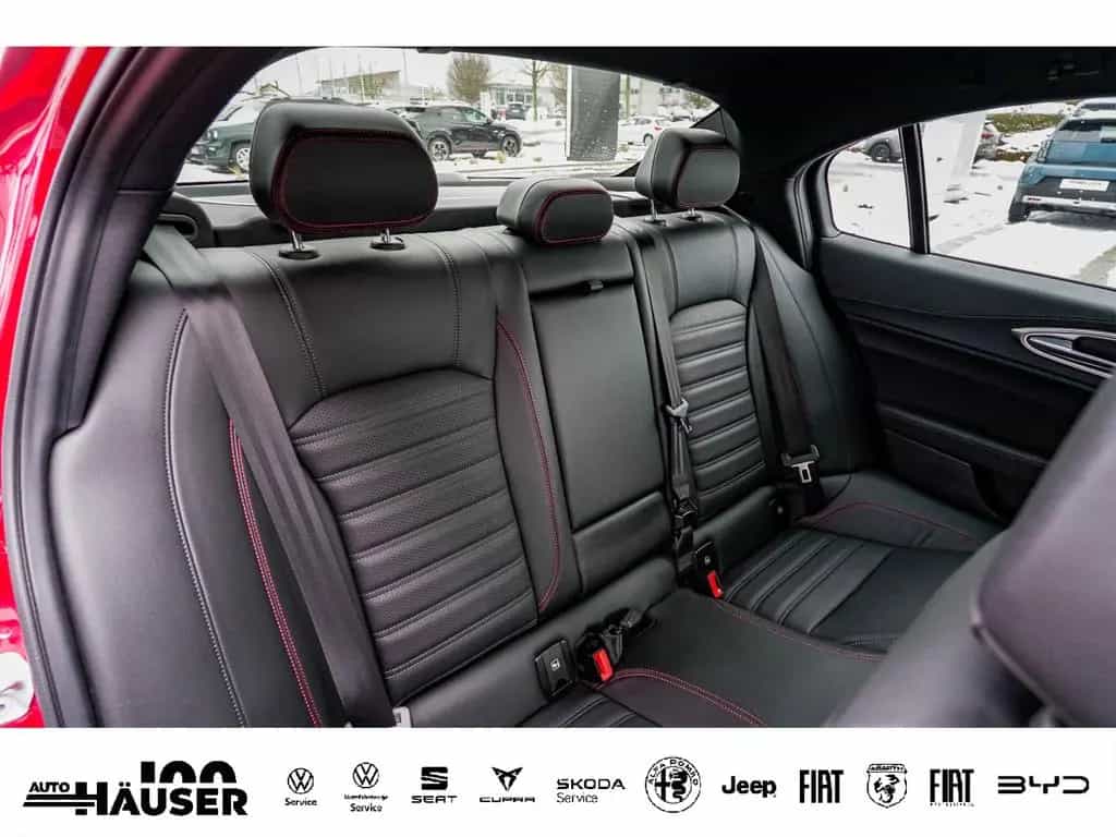 Alfa Romeo Giulia Competizione 2.0 Turbo AT8 Q4 HARMAN-KARD 02/2024-photo-11