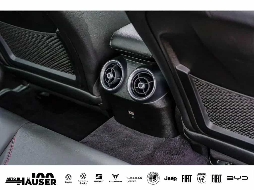 Alfa Romeo Giulia Competizione 2.0 Turbo AT8 Q4 HARMAN-KARD 02/2024-photo-12