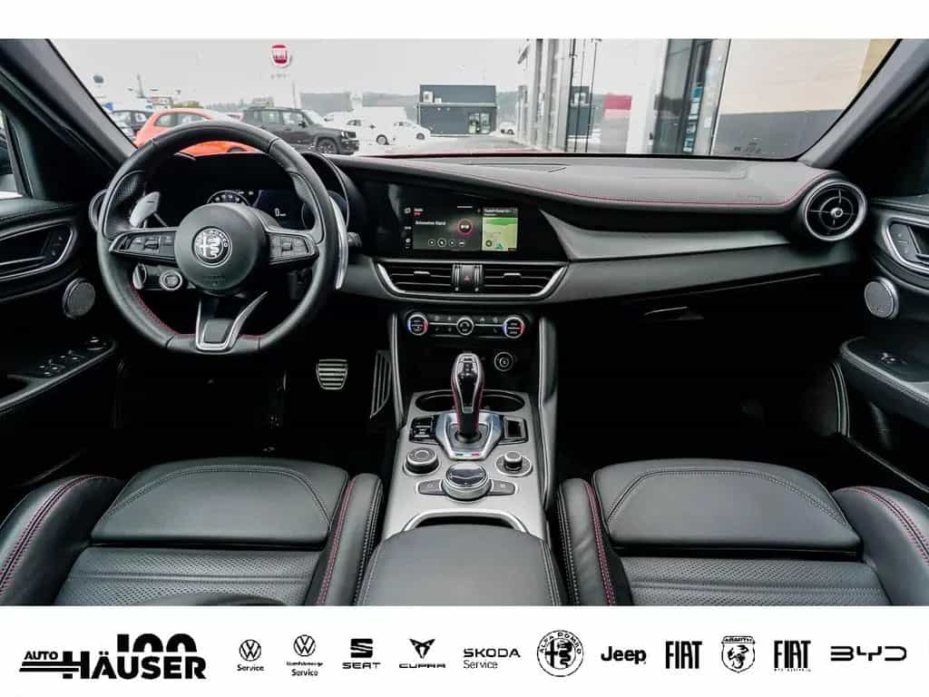 Alfa Romeo Giulia Competizione 2.0 Turbo AT8 Q4 HARMAN-KARD 02/2024-photo-13