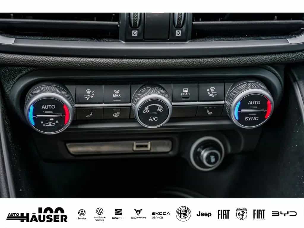 Alfa Romeo Giulia Competizione 2.0 Turbo AT8 Q4 HARMAN-KARD 02/2024-photo-22