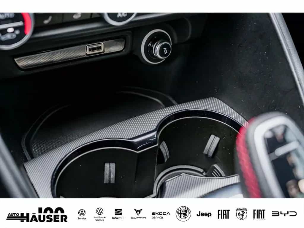 Alfa Romeo Giulia Competizione 2.0 Turbo AT8 Q4 HARMAN-KARD 02/2024-photo-23