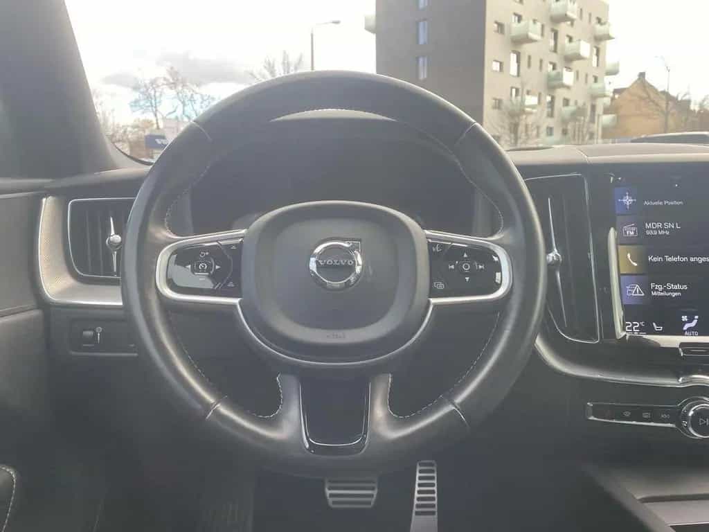 Volvo XC60 B4 AWD R Design ACC CAM FHZ LED PANO SHZ 12/2020-photo-10