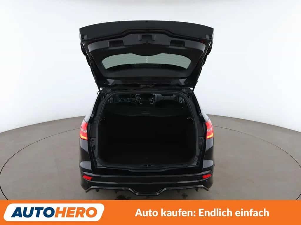 Ford Focus 1.0 EcoBoost ST-Line*PDC*SHZ*AHK*KLIMA* 11/2016-photo-16