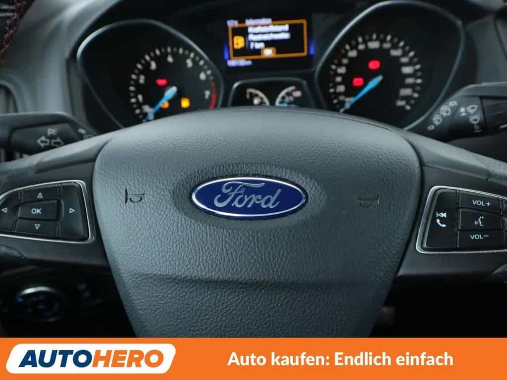 Ford Focus 1.0 EcoBoost ST-Line*PDC*SHZ*AHK*KLIMA* 11/2016-photo-18
