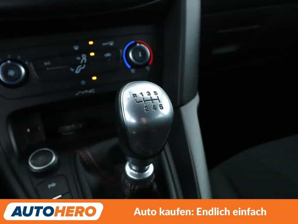 Ford Focus 1.0 EcoBoost ST-Line*PDC*SHZ*AHK*KLIMA* 11/2016-photo-24