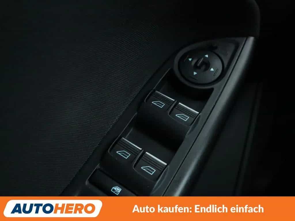 Ford Focus 1.0 EcoBoost ST-Line*PDC*SHZ*AHK*KLIMA* 11/2016-photo-25